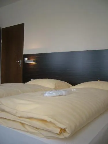 Fair Hotel Frankfurt - Europaallee Messe فرانكفورت 3*,